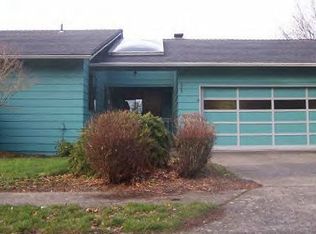 305 SW 6th St, Gresham, OR 97080