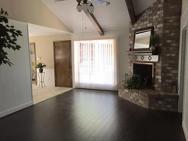 3 bed, 1792 sqft, $2,200 — Photo 4