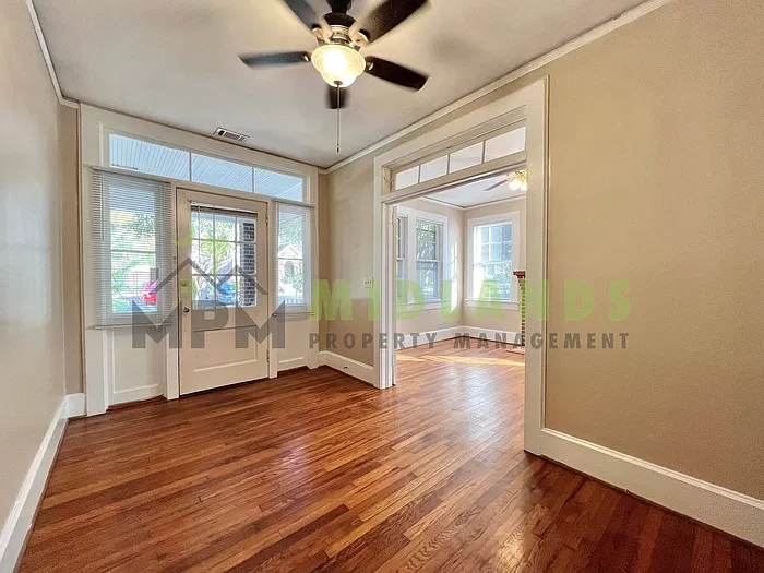 2 bed, 1.0 bath, 900 sqft, $1,250 — Photo 4