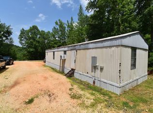 2870 Deer Creek Rd, Linden, TN 37096