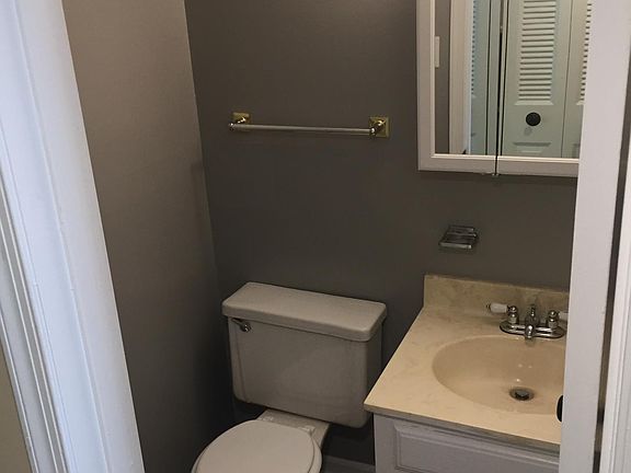 2nd image of 1584 Heritage Hill Dr