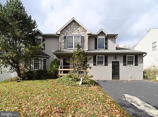 107 Clarion Dr, Douglassville, PA 19518