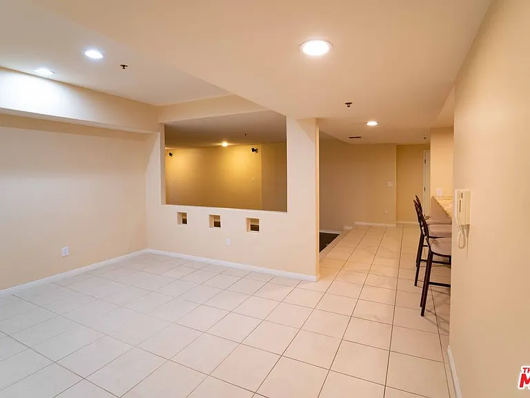 12011 Goshen Ave #202 — Photo 9