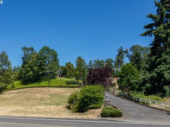 235 NE Main St, Winston, OR 97496