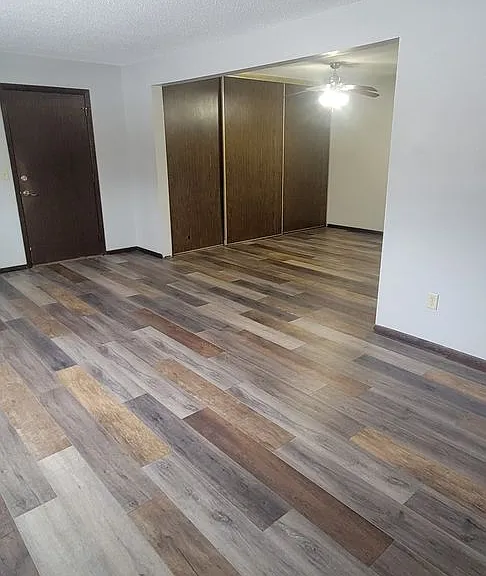 419 & 427 Bryant Ave NW — Photo 15