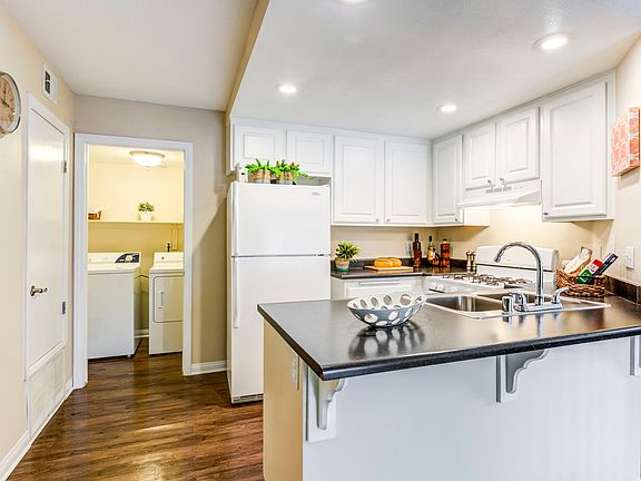 Model Kitchen Area