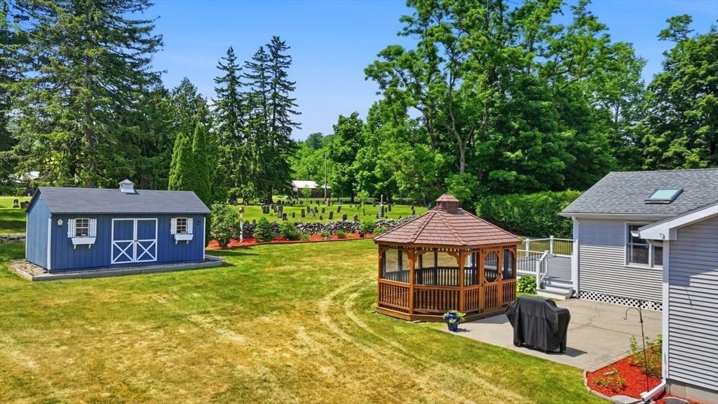 15 Tiffany Ln, Northampton, MA - View 6