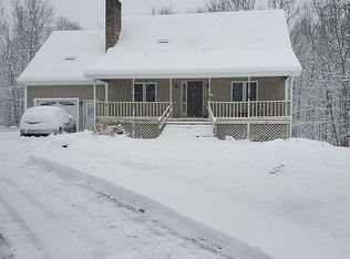 8 Longview Ave, Webster, MA 01570