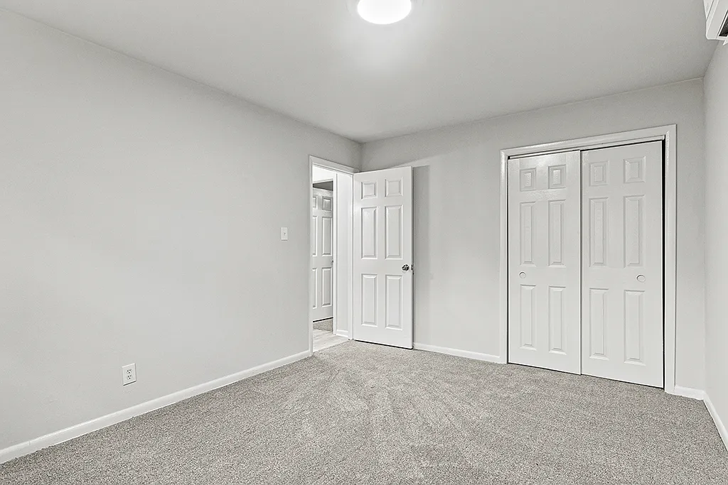 Blue Pines Apartments — Photo 4