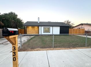 330 Golden Dr, Bakersfield, CA 93306