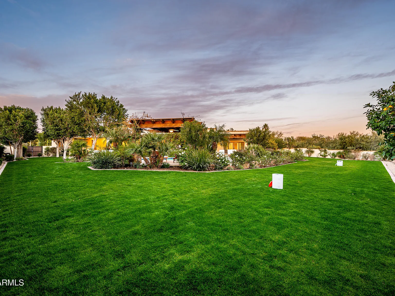 4 bed, 4.5 bath, 5572 sqft, $25,000 — Photo 2
