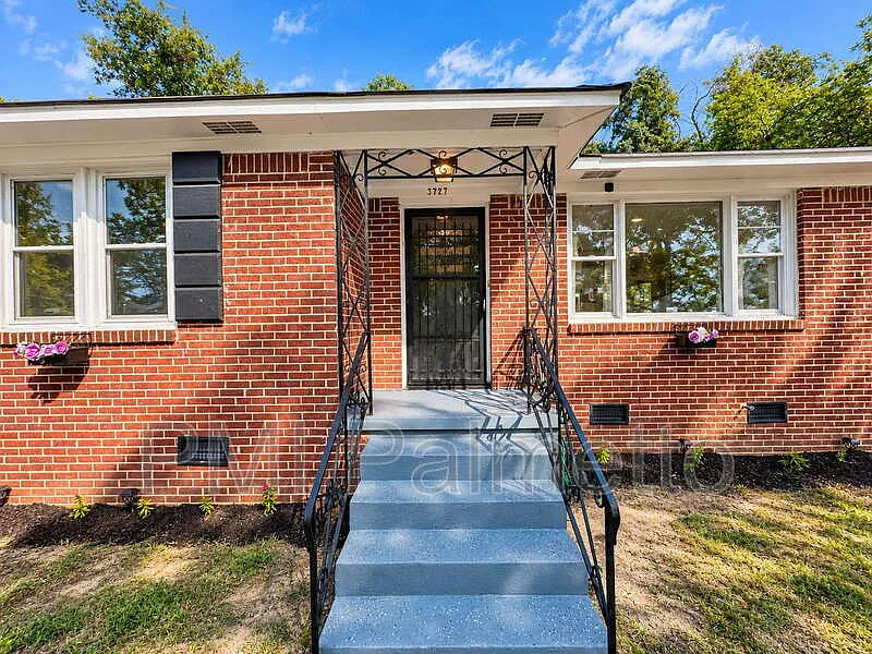 3 bed, 1.5 bath, 1321 sqft, $1,785 — Photo 4