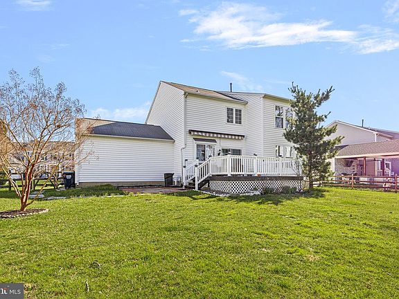 4th image of 32 W Minglewood Dr