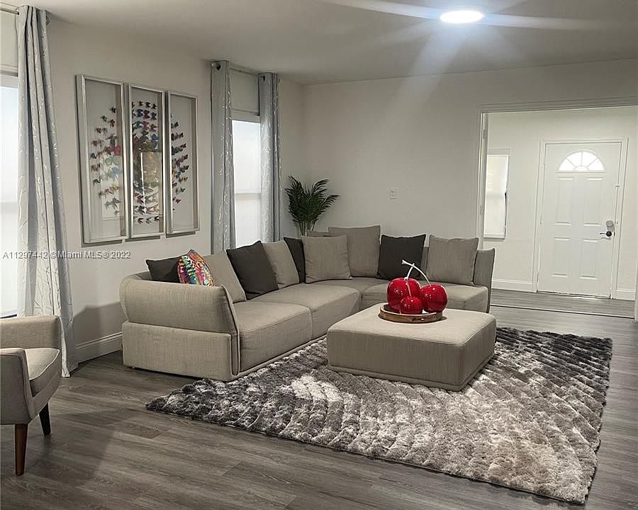 1st image of 11080 Peachtree Dr #11080