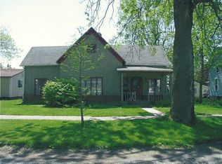 303 E Main St, Chalmers, IN 47929