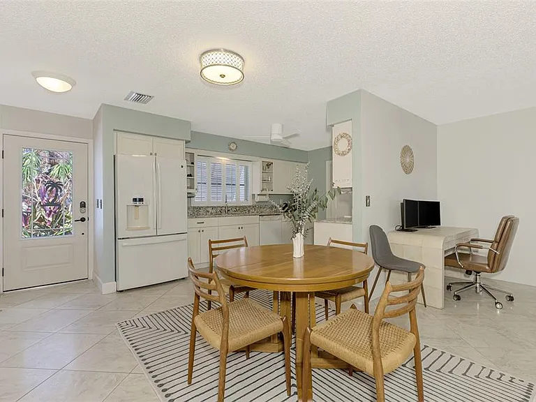 2643 Lear Rd — Photo 4