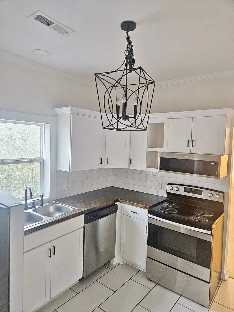 2 Bedroom, 2 bath — Photo 3