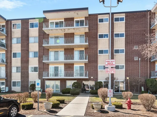 2900 Maple Ave APT 16E, Downers Grove, IL 60515