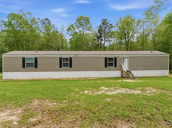 79 Pecan St, Richton, MS 39476