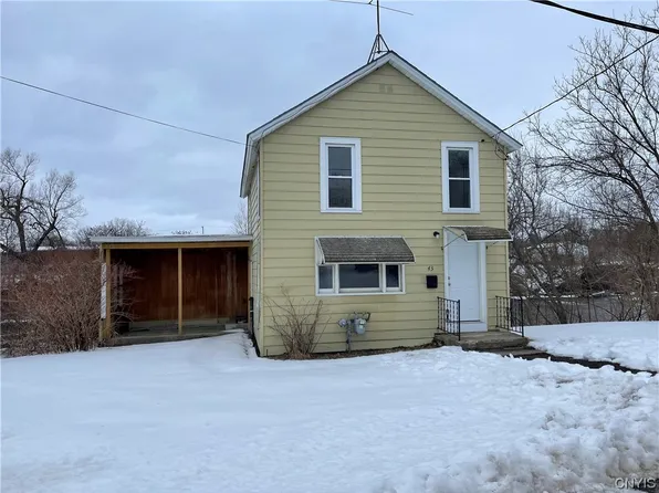 43 Liberty St, Adams, NY 13605