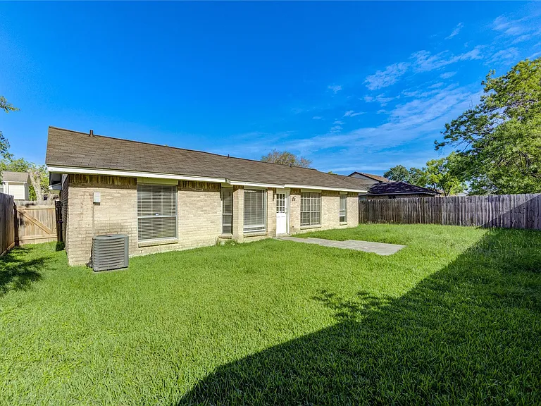 7506 Stone Pine Ln — Photo 20