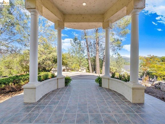 4th image of 14091 Stanton Cir
