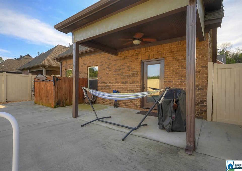 2nd image of 402 W Park Dr
