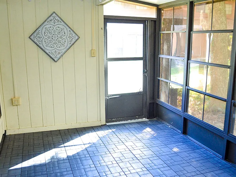 5821 SW 8th Pl — Photo 12