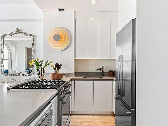 4th image of 83 Walker St Unit 8