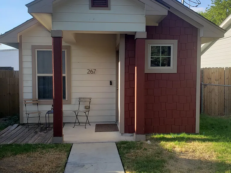 Pendleton Ave — Photo 3