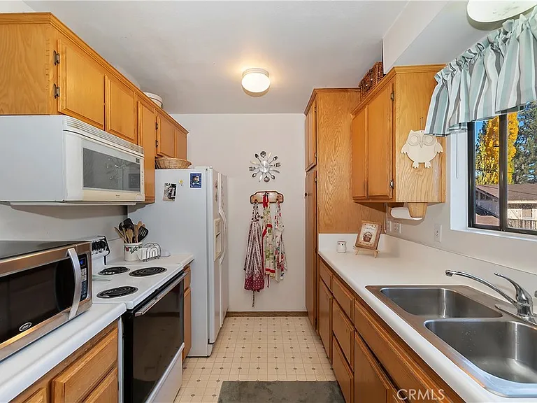 840 Edgemoor Rd — Photo 24