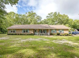 2104 Old Shell Landing Rd, Ocean Springs, MS 39564