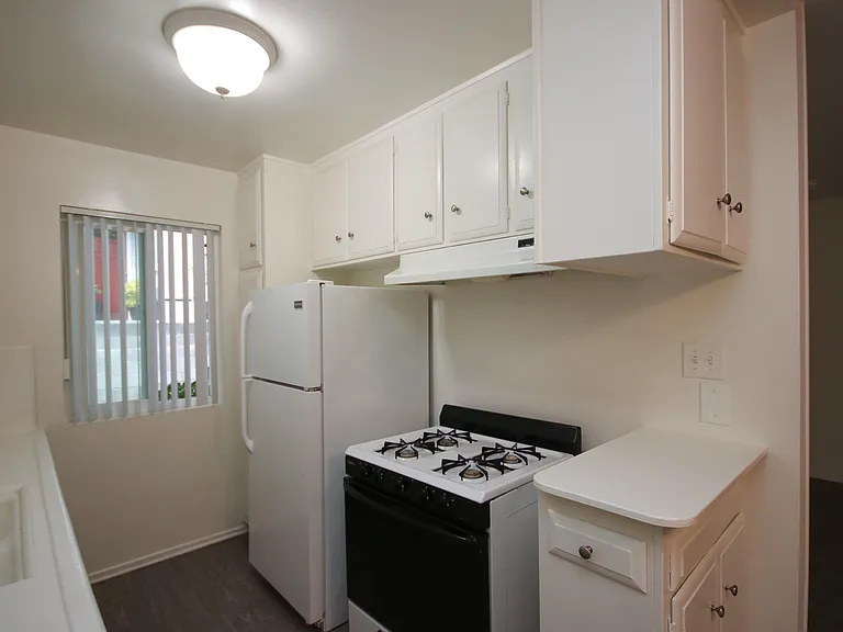 252 S Mentor Ave #5 — Photo 7