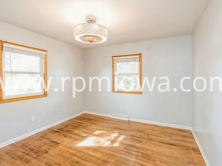 221 SW Scott St — Photo 8