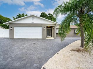 1011 67th Avenue Dr W, Bradenton, FL 34207