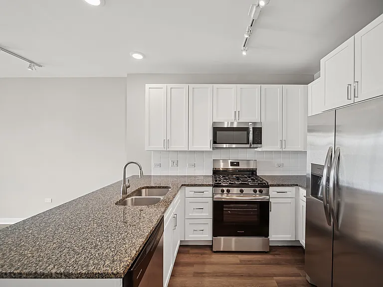 1717 Evanston — Photo 42