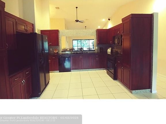 4th image of 9777 Sills Dr E APT 203