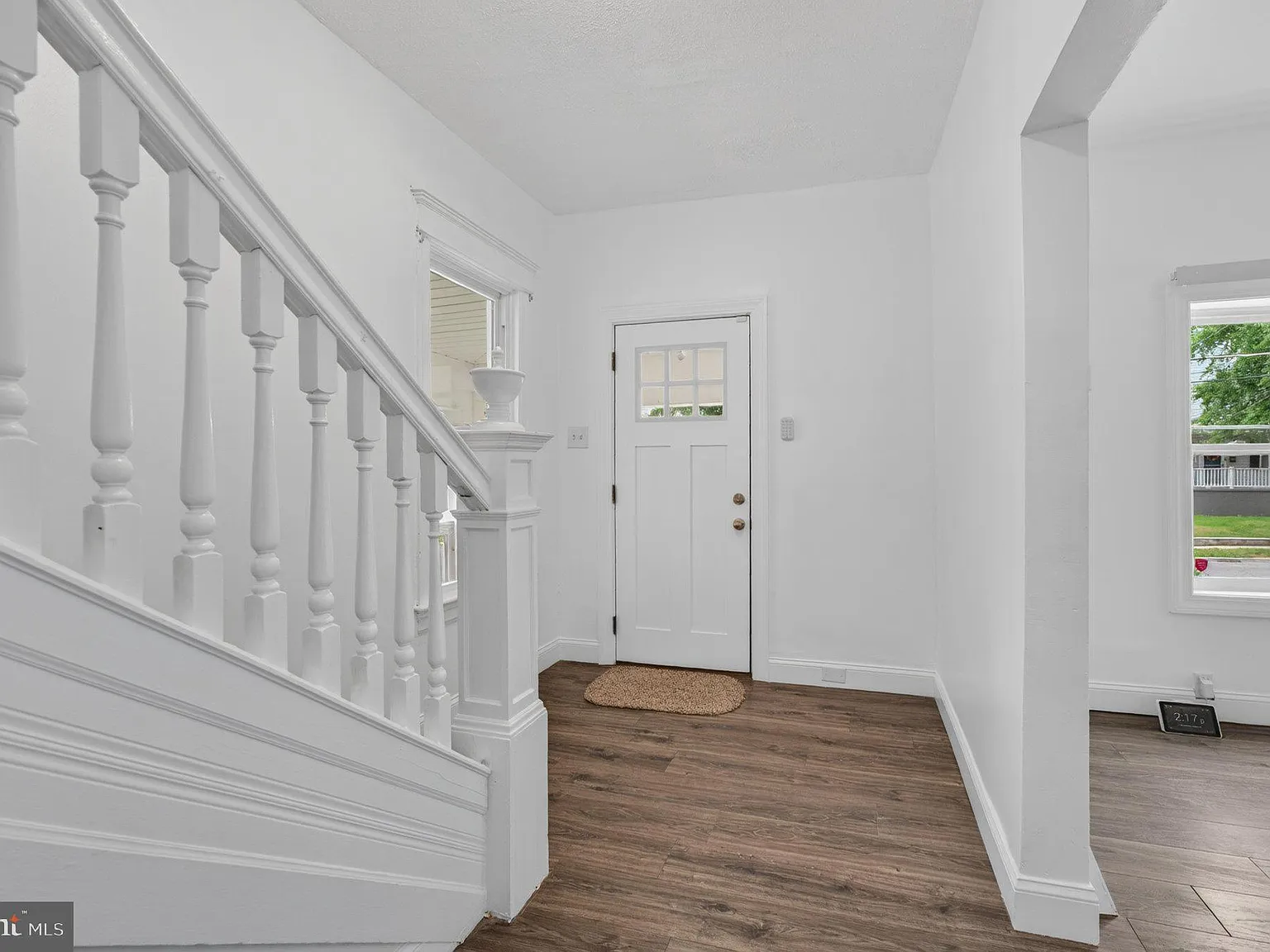 3 bed, 1.5 bath, 1284 sqft, $2,500 — Photo 3