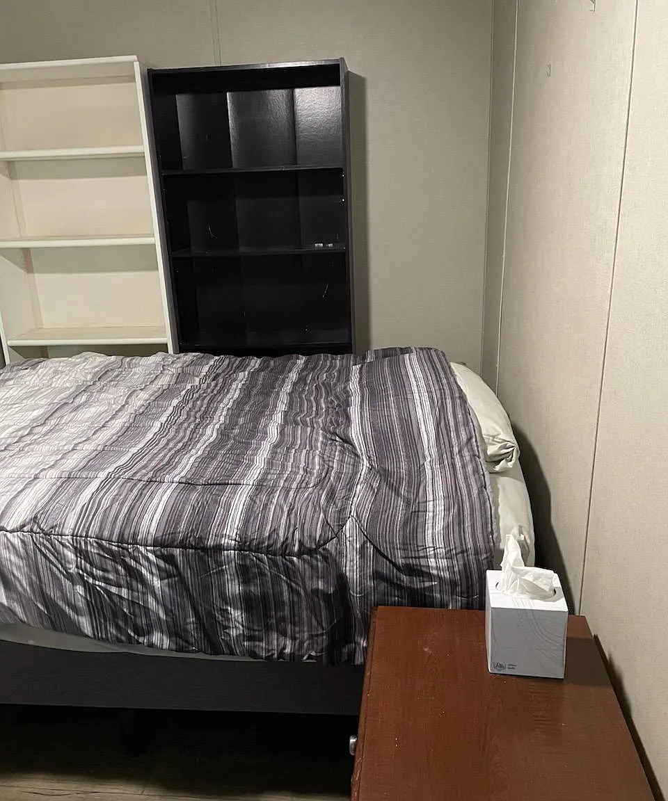 3 bed, $2,000 — Photo 2