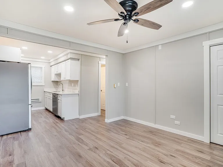 3223 E Main St — Photo 5