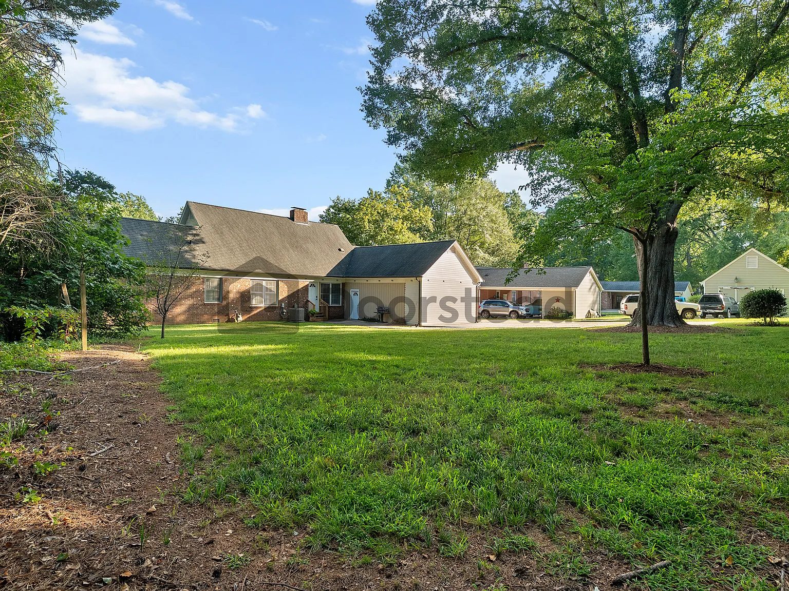 4 bed, 2.0 bath, 2150 sqft, $2,650 — Photo 3