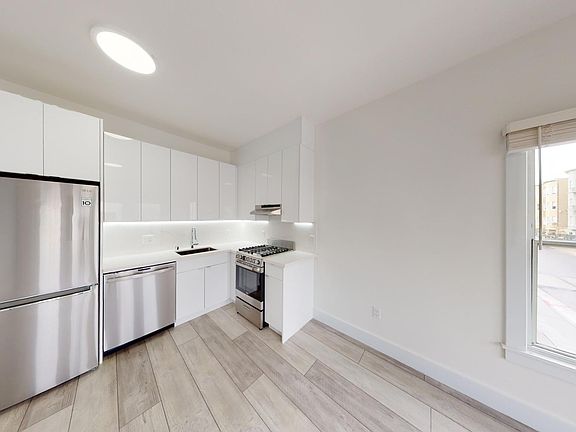 2nd image of 225 Mallorca Way APT 105