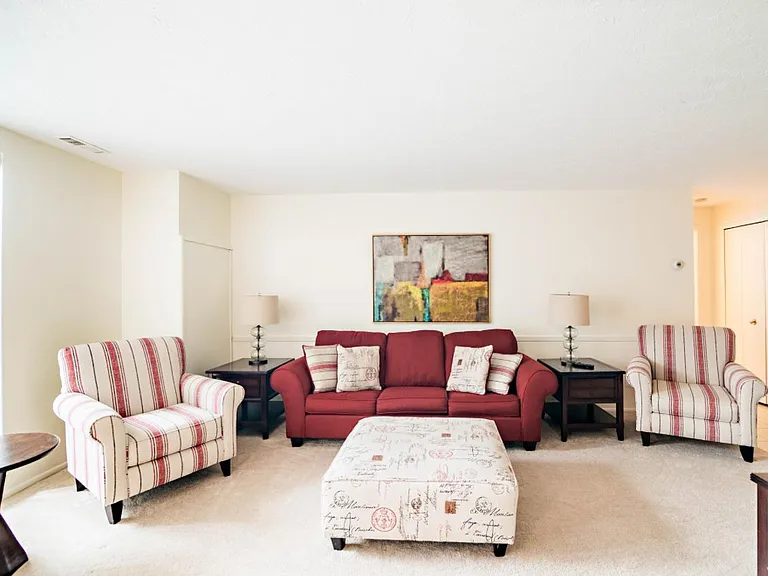 Sherri Park Apartments — Photo 13