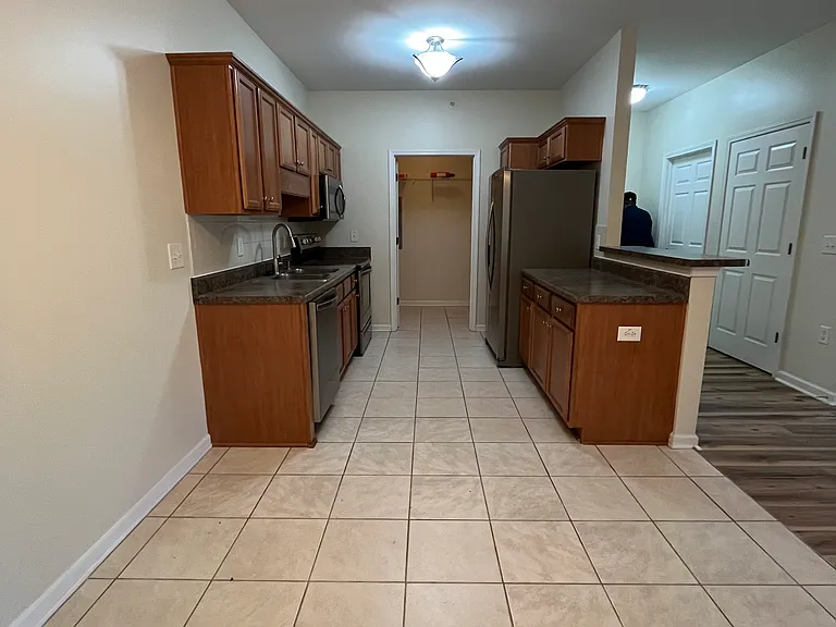 616 Marshtree Ln #301 — Photo 3