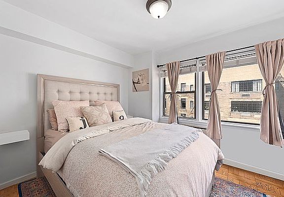 4th image of 55 E 9th St APT 10C