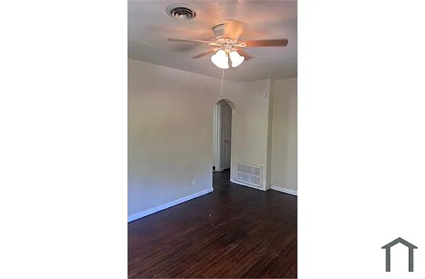 Building Photo - 702 Beardsley Ct