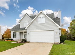 1434 Middlewood Dr, Saline, MI 48176