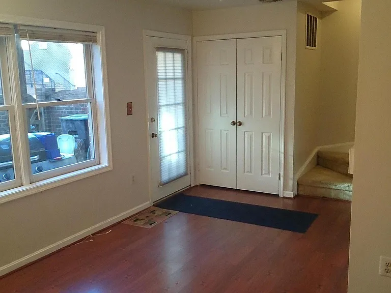 618 N Tazewell St — Photo 9