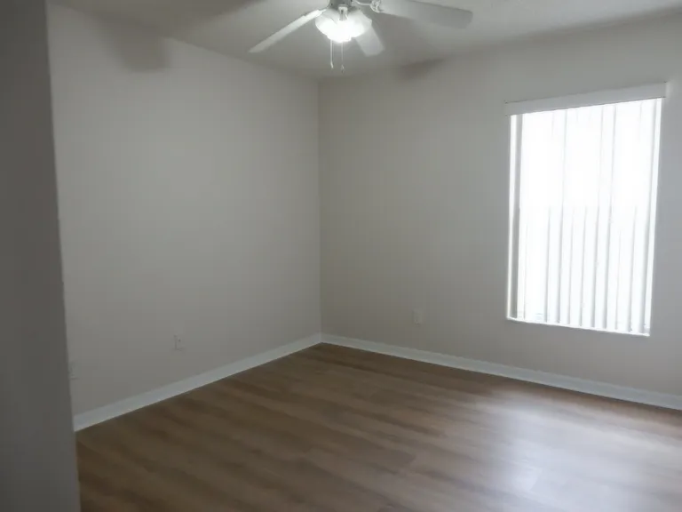 902 Cherry Valley Way — Photo 9