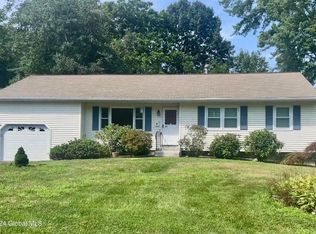 24 Lavery Dr, Delmar, NY 12054